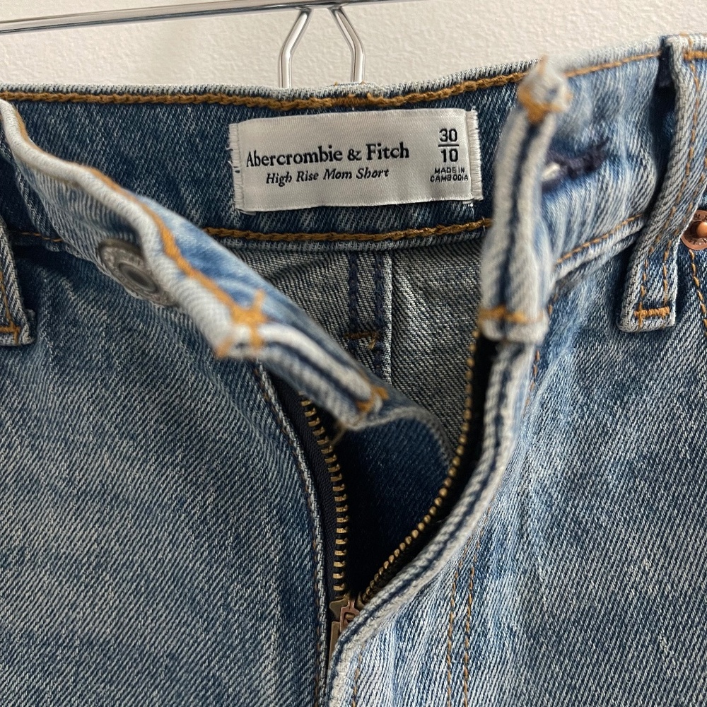 Abercrombie & Fitch High Rise Mom Short